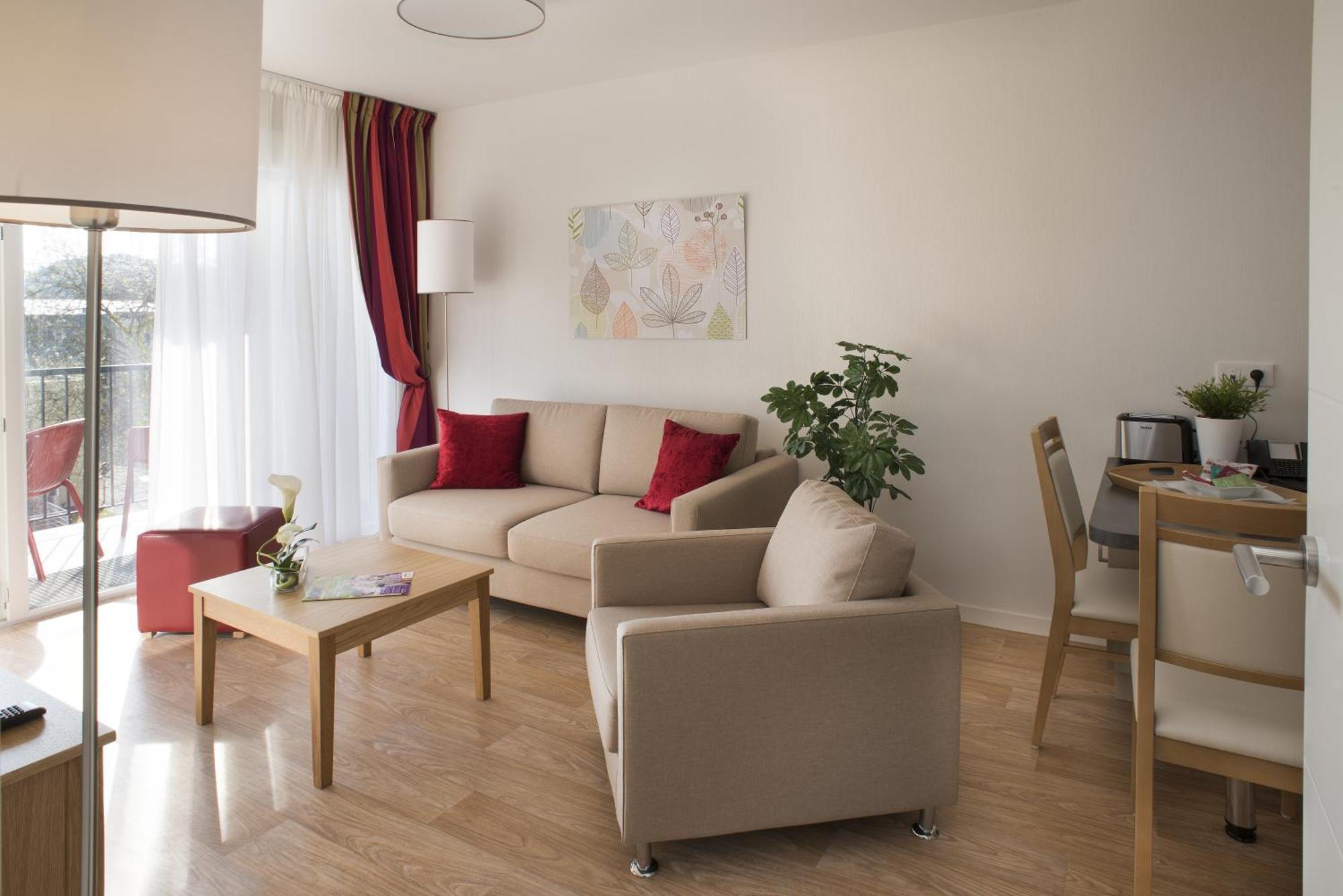 Domitys Les Greements D'Or - Residence Seniors Douarnenez Exteriör bild